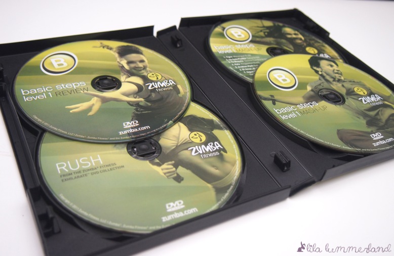 Drei DVDs und eine Musik-CD sind in der Box enthalten und im Ausbildungspreis inbegriffen.