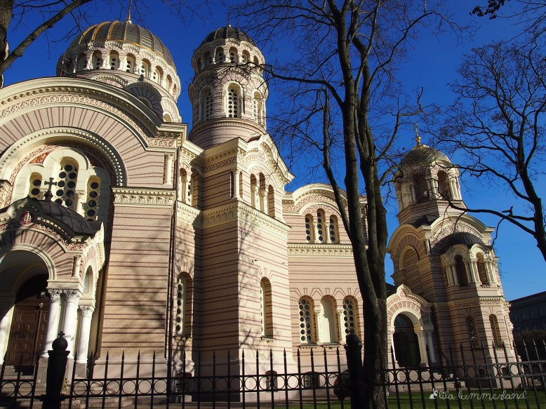 Die russisch-orthodoxe Geburtskathedrale in Riga