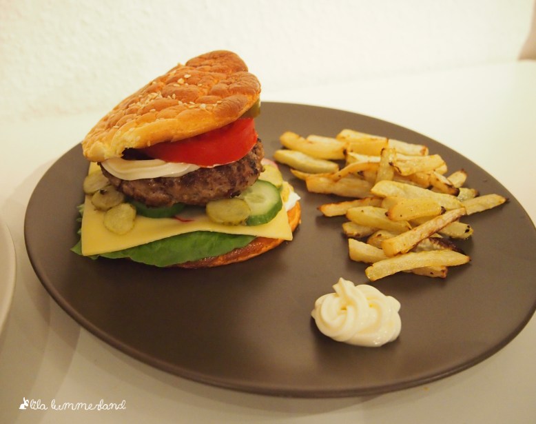 oopsie-burger-mit-kohlrabi-pommes