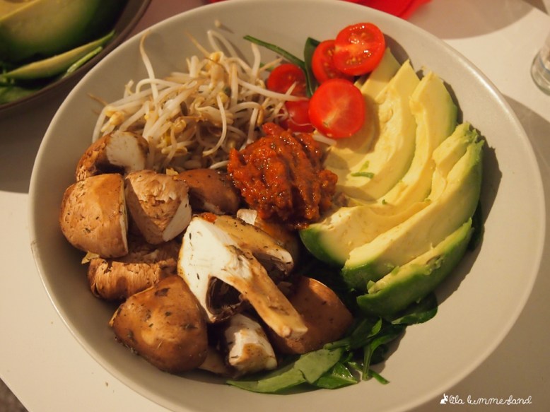 buddha-bowl-pilze-sprossen